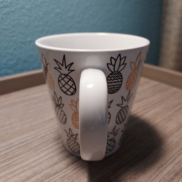 Pineapple Sunday Hawaii Aloha Gold Stoneware Mug - Picture 6 of 8